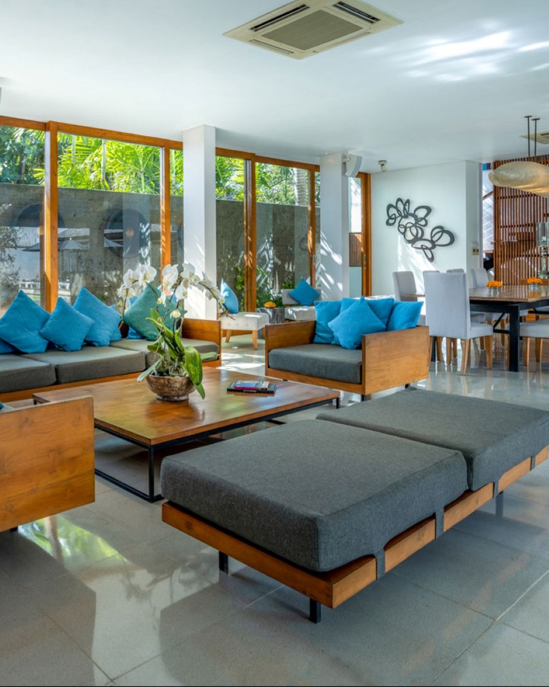 Villa Cendrawasih Living and Dining Area Facility