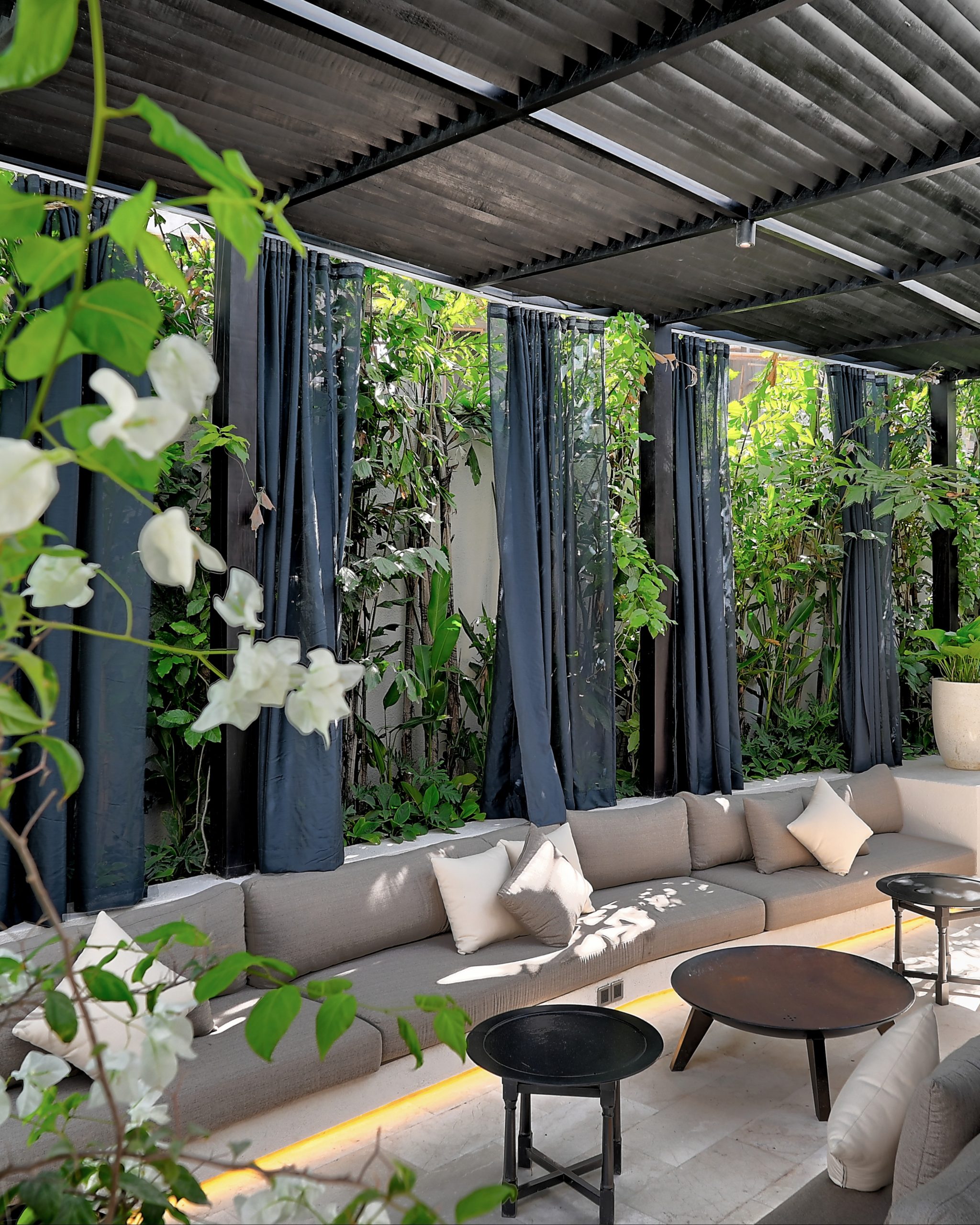 04. Sunken Lounge
